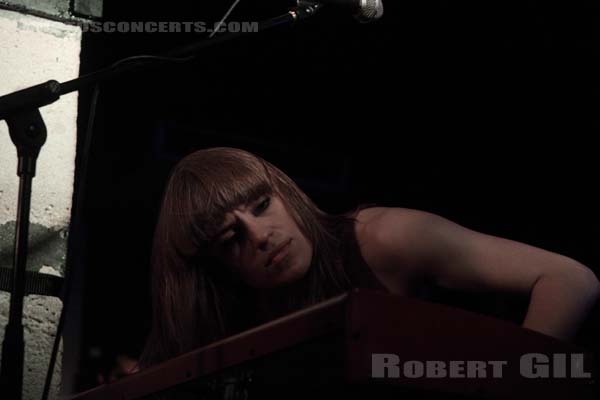 THE AIRBORNE TOXIC EVENT - 2011-02-04 - PARIS - L'International - 